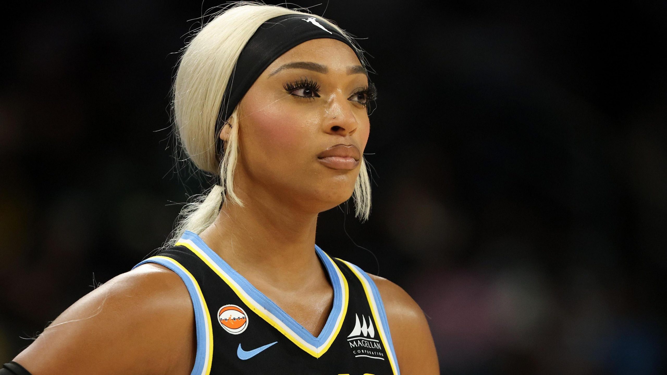 WNBA:DiJonai Carrington回应批评者,要求他们做“研究”